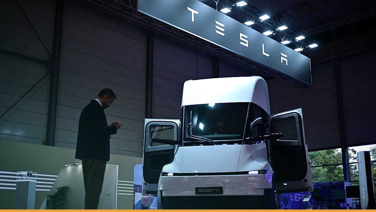 Tesla’s big electric truck faces an even bigger infrastructure challenge